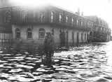 The Louth Hotel in the 1953 Floods